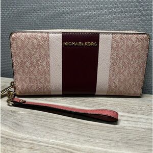 Michael Kors large wallet GUC